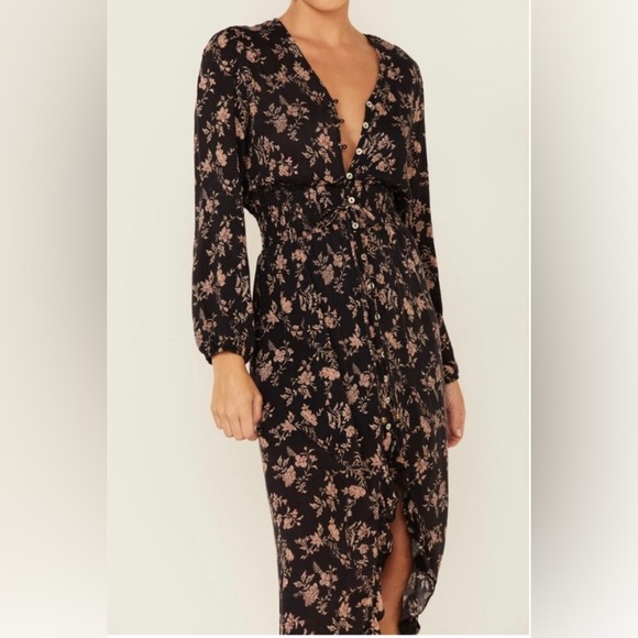 Wild Moss Dresses Wild Moss Floral Maxi With Puff Sleeves Self